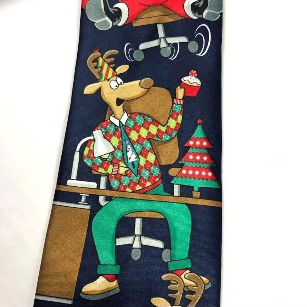 Hallmark Men’s Formal Christmas Santa Reindeer Tie - Picture 4 of 9